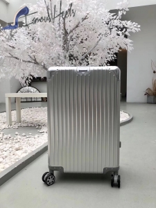 Rimowa Check-in L silver 464367 